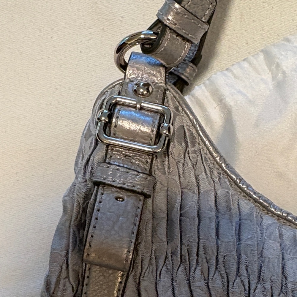 GORGEOUS COACH HANDBAG - Picture 4 of 12